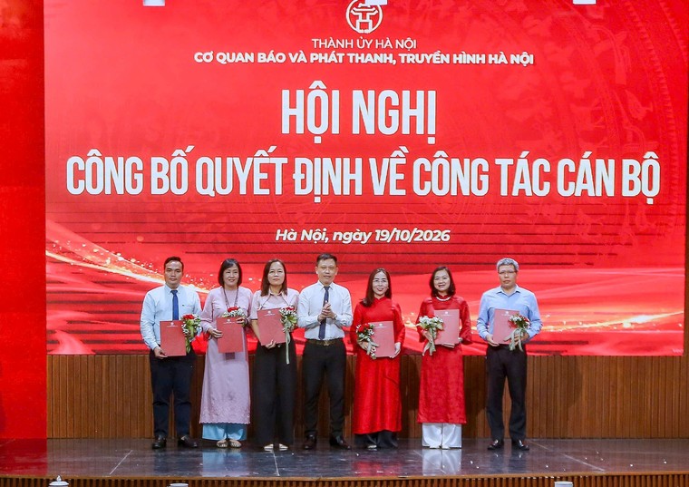 Cơ quan Báo và Phát thanh, Truyền hình Hà Nội kiện toàn tổ chức, cán bộ theo mô hình mới ảnh 6