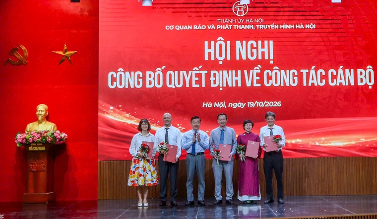 Cơ quan Báo và Phát thanh, Truyền hình Hà Nội kiện toàn tổ chức, cán bộ theo mô hình mới ảnh 5