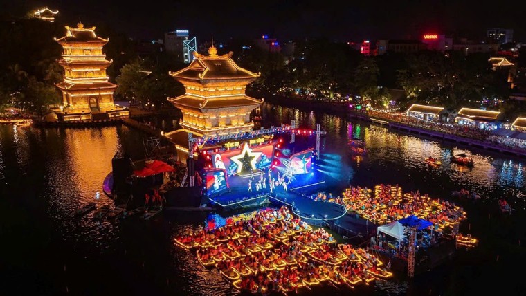 Phát triển du lịch văn hóa Ninh Bình trong không gian mới từ phụng dưỡng thiên nhiên đến phát triển kinh tế di sản ảnh 4