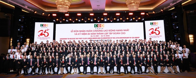 CEO GROUP đón nhận Huân chương Lao động hạng Nhất nhân kỷ niệm 25 năm thành lập ảnh 1