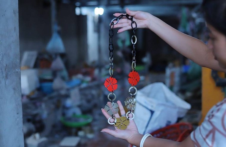Giữ nghề sừng trong nhịp sống hôm nay ảnh 4