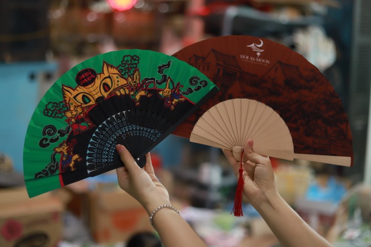 Về Chàng Sơn nghe chuyện người trẻ đánh thức nghề quạt trăm năm ảnh 1