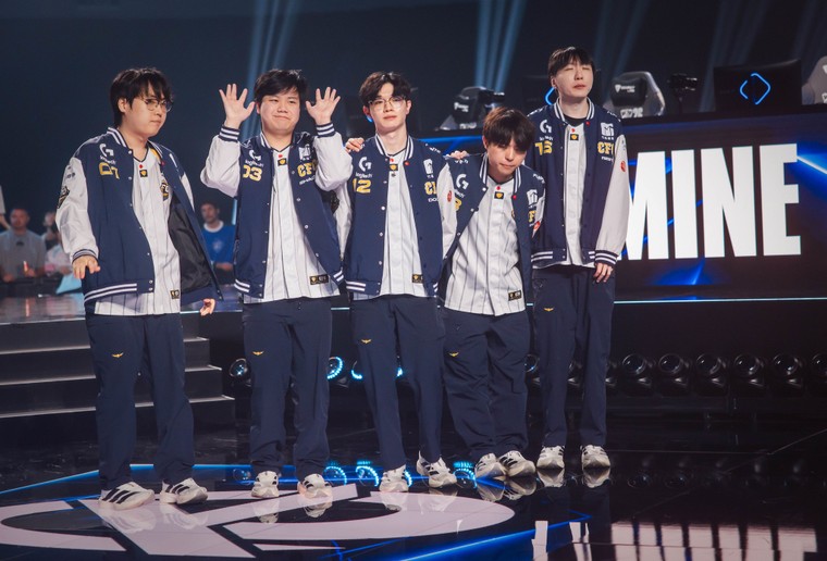 Chung kết thế giới Liên minh huyền thoại: KC áp đảo CFO, đại chiến Trung Quốc gọi tên Top Esports vào Playoffs ảnh 1