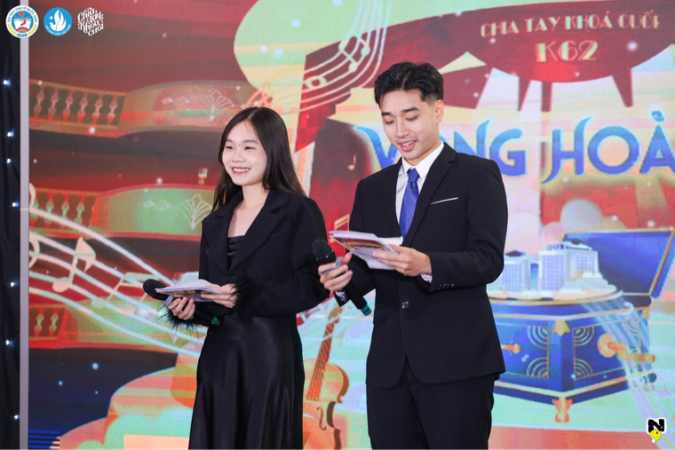 Lễ tri ân và chia tay sinh viên K62 của trường Đại học Kinh tế Quốc dân ảnh 1