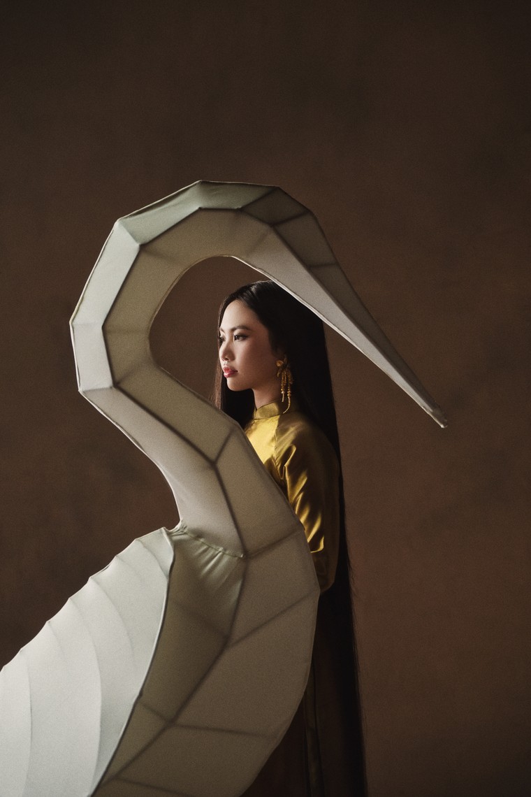 Phương Mỹ Chi lan tỏa nét đẹp văn hóa truyền thống trong MV "Gối Gấm" ảnh 1