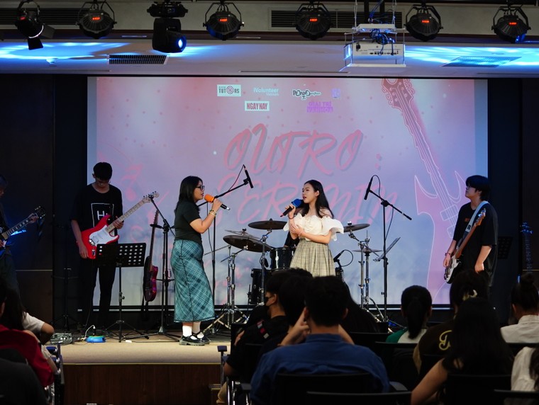 Hòa âm tạo đoạn kết, lắng đọng cảm xúc tại sự kiện Outro: Serenin ảnh 1