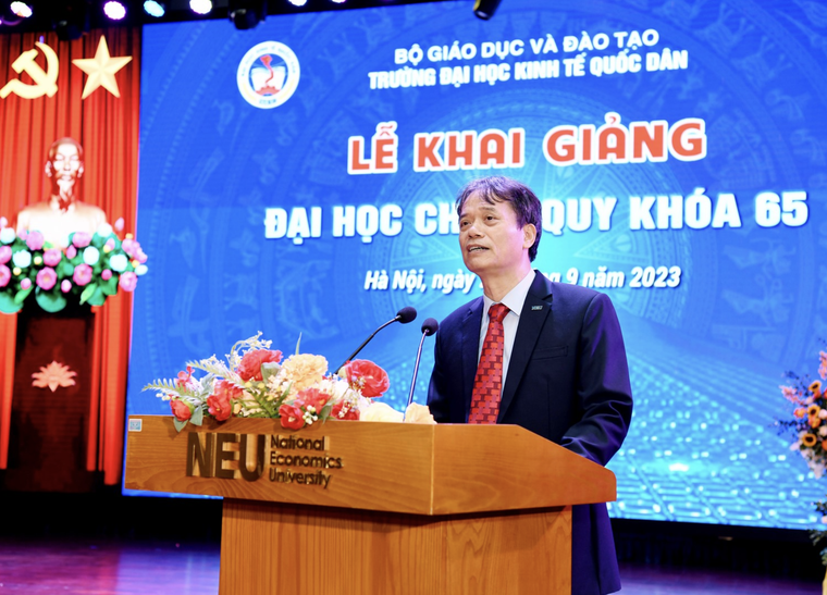 Mở khoá hành trình rực rỡ với ngày khai giảng có "1-0-2" tại Trường Đại học Kinh tế Quốc dân ảnh 3