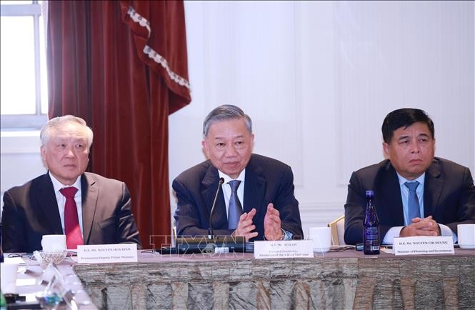 Tổng Bí thư, Chủ tịch nước Tô Lâm dự tọa đàm về phát triển ngành công nghiệp bán dẫn và AI ảnh 1