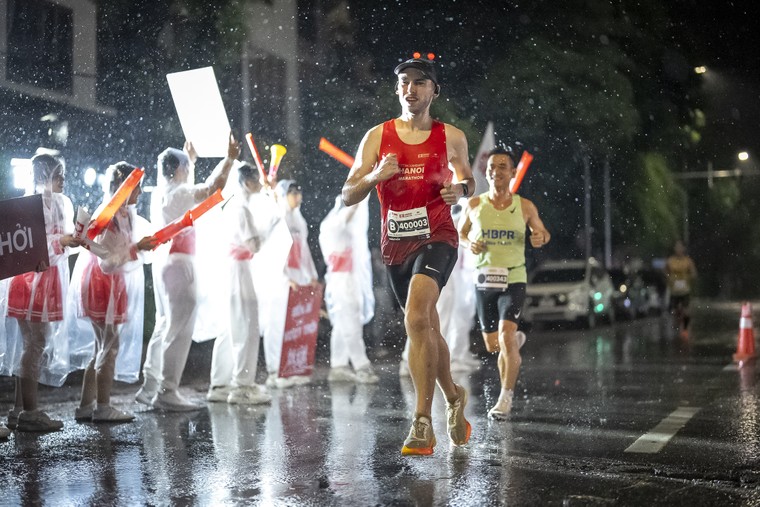 Giải Marathon quốc tế Hà Nội Techcombank mùa thứ 3: Hành trình của tinh thần thể thao kiên định, mạnh mẽ ảnh 2