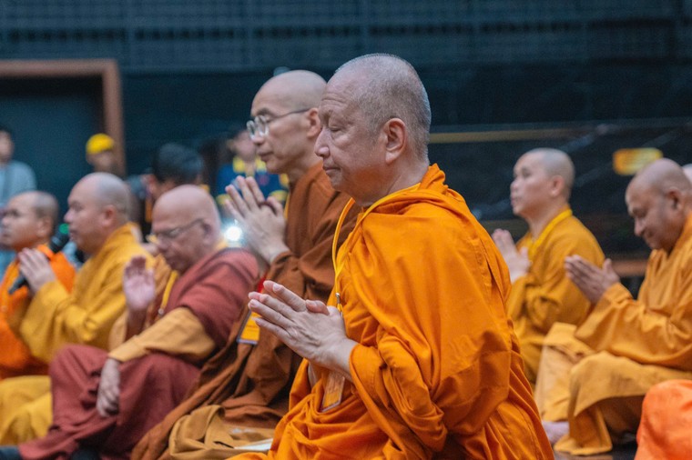 Đoàn lãnh đạo TW GHPGVN và Hoà thượng chủ tịch ICDV cùng đoàn đại biểu Vesak 2025 đến thăm và làm việc tại núi Bà Đen ảnh 3