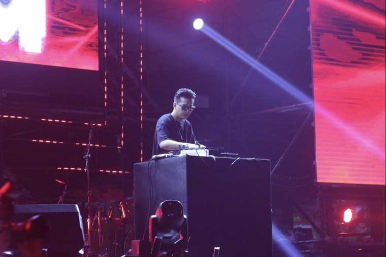 Bùng nổ dàn line-up “khủng” tại đêm nhạc hội NEU Concert 2024: FUNDORA ảnh 5