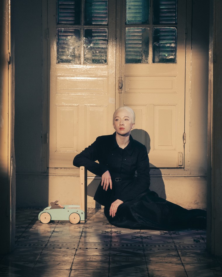 Bộ ảnh “Time Sanctuary”: Sống lại ký ức tuổi thơ cùng tân sinh viên trường Báo ảnh 2