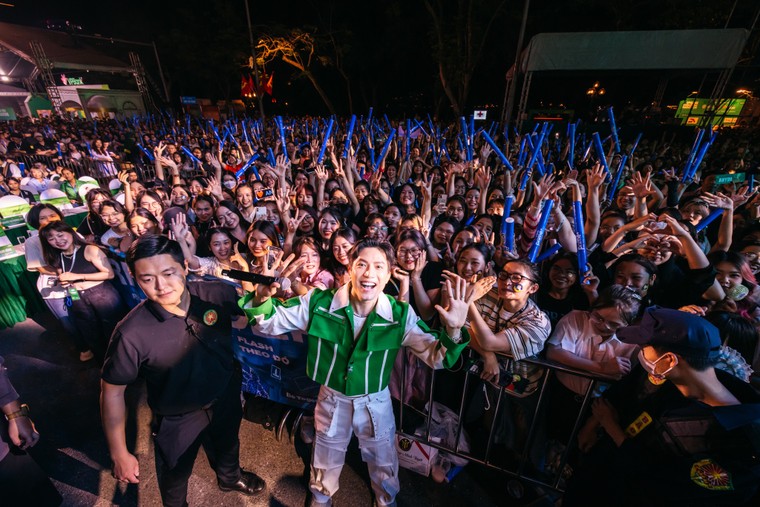 Bùng nổ cảm xúc với đêm khai mạc giải chạy VPIM 2024 ảnh 4