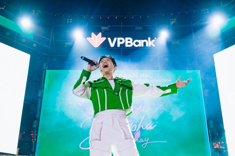 Bùng nổ cảm xúc với đêm khai mạc giải chạy VPIM 2024 ảnh 3