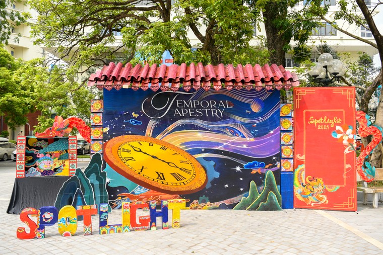 Lạc vào dòng chảy thời gian huyền bí tại Photo booth Spotlight 2024 ảnh 1