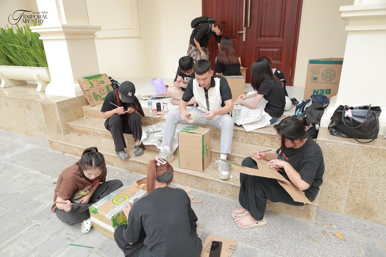 Lạc vào dòng chảy thời gian huyền bí tại Photo booth Spotlight 2024 ảnh 2