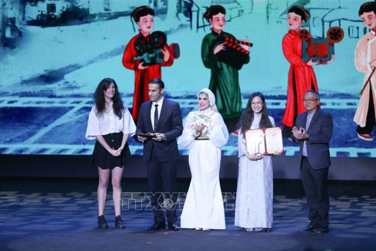 Trao giải thưởng 10 bộ phim, diễn viên, đạo diễn xuất sắc tại Liên hoan phim quốc tế Hà Nội lần thứ VII ảnh 1