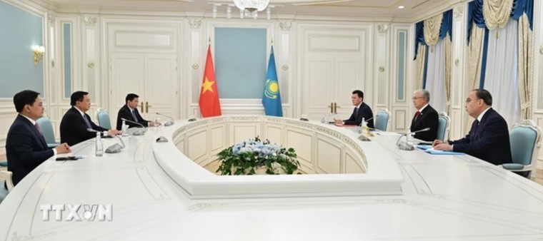 Đoàn đại biểu Đảng Cộng sản Việt Nam thăm làm việc tại Cộng hòa Kazakhstan ảnh 1