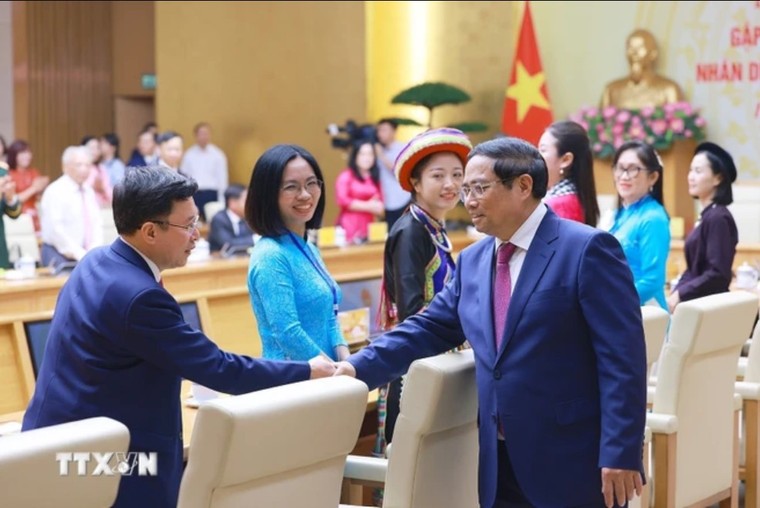 Thủ tướng: Giáo dục tiếp tục là quốc sách hàng đầu trong kỷ nguyên vươn mình ảnh 1