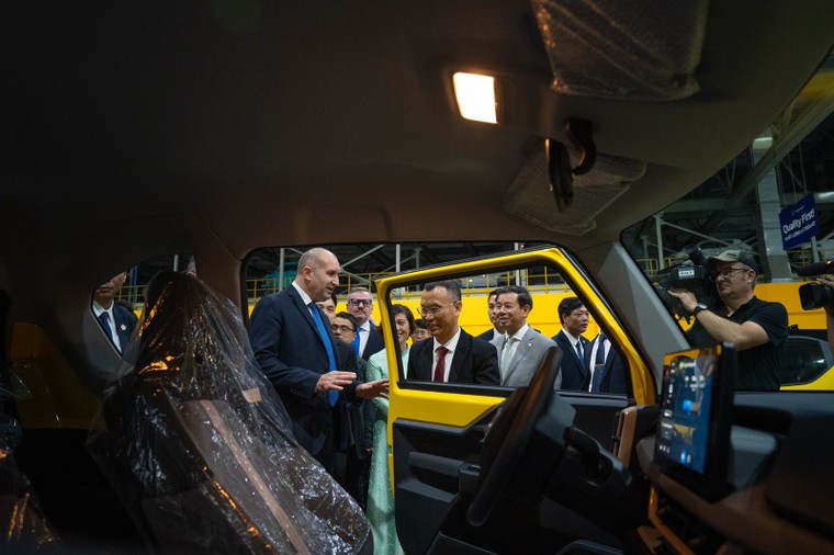 Tổng thống Bulgaria đề nghị VinFast sớm bán ô tô điện và đầu tư và đầu tư sản xuất tại Bulgaria ảnh 1