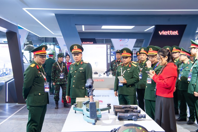 Viettel High Tech tôn vinh tinh thần dân tộc và công nghệ quốc phòng tiên tiến tại Vietnam Defence Expo 2024 ảnh 2