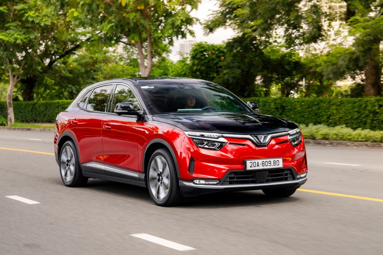 Chủ xe Fadil đi 4 năm thu cũ nguyên giá, đổi mới VF 8 được “tặng” thêm hàng chục triệu đồng ảnh 1