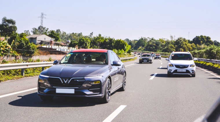 Chủ xe Fadil đi 4 năm thu cũ nguyên giá, đổi mới VF 8 được “tặng” thêm hàng chục triệu đồng ảnh 2