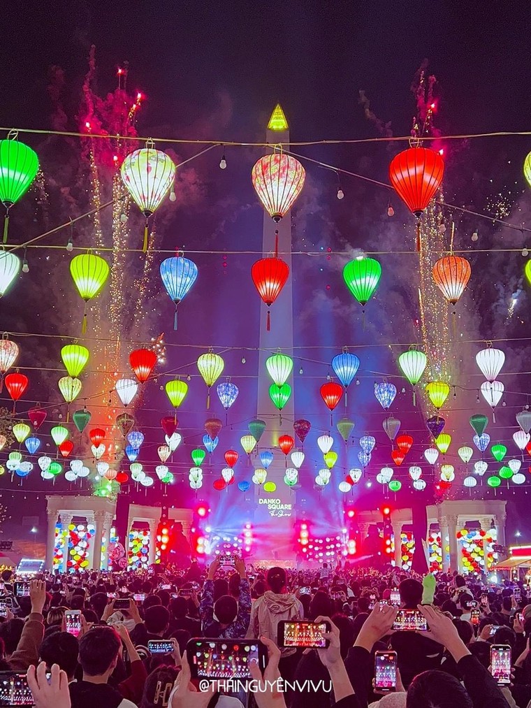 Bùng nổ đại tiệc âm thanh, ánh sáng tại Danko Countdown 2025 ảnh 2