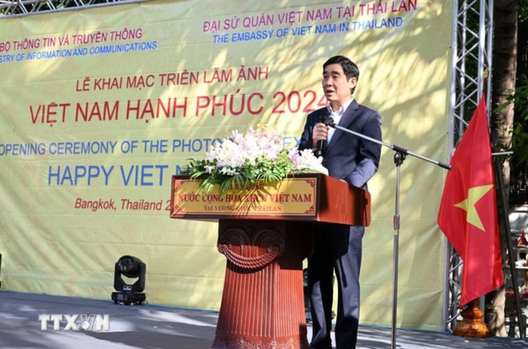 Sắc màu đa dạng của Triển lãm ảnh “Việt Nam hạnh phúc” tại Thái Lan ảnh 1