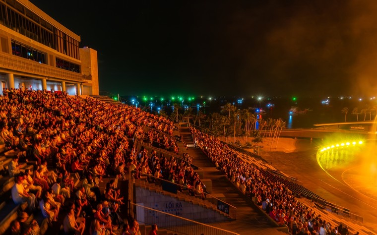 “Ùn ùn” du khách đổ bộ Phú Quốc dịp cuối năm ảnh 4