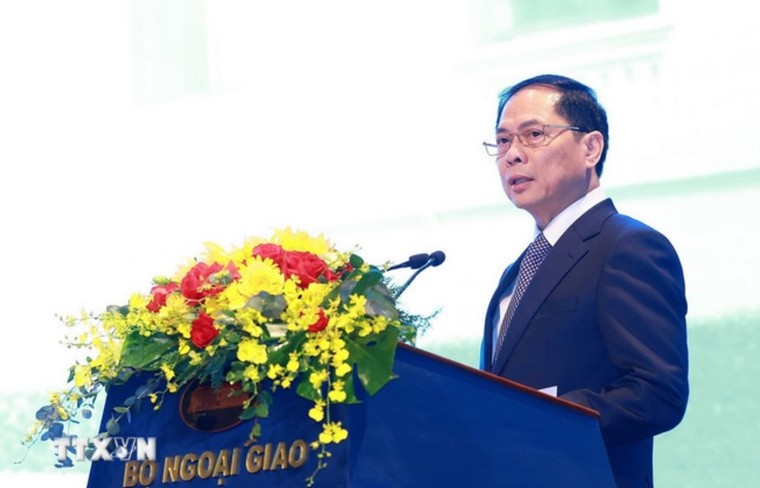 Thủ tướng: Ngành ngoại giao phải phục vụ cho mục tiêu tăng trưởng ít nhất 8% trong 2025 ảnh 1