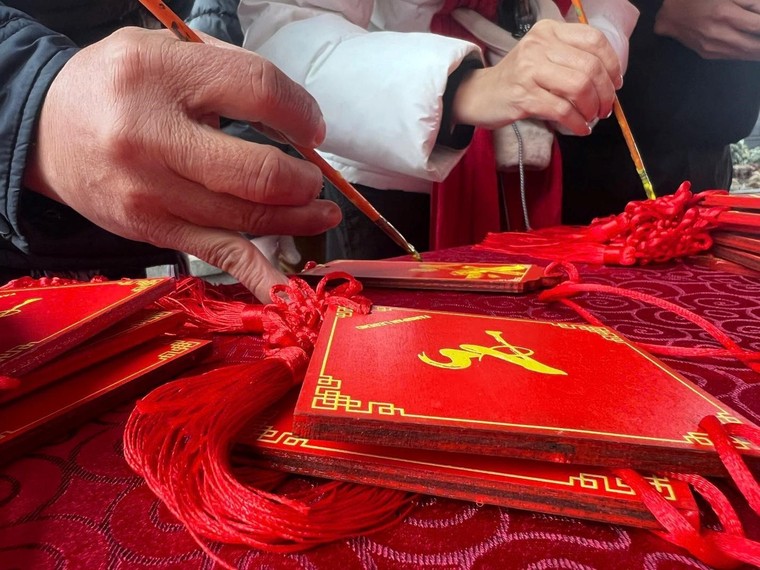 Những du khách đầu tiên “xông đất” nóc nhà Đông Dương sáng mồng Một Tết ảnh 4