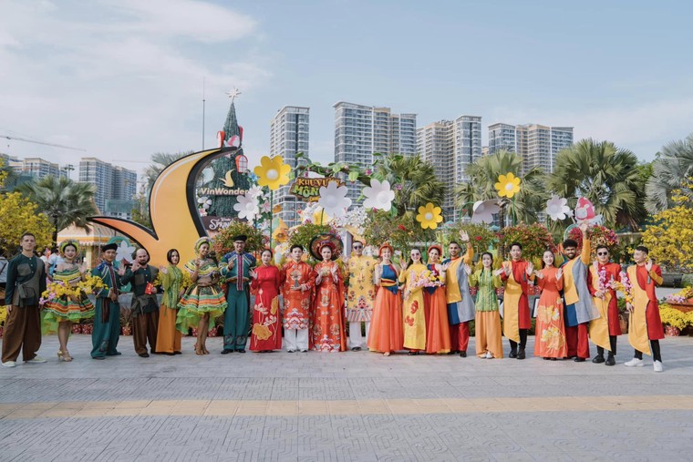 Ra quân năm mới, “vũ trụ Vin” đại thắng đón hơn 11 triệu lượt khách trong 6 ngày ảnh 5