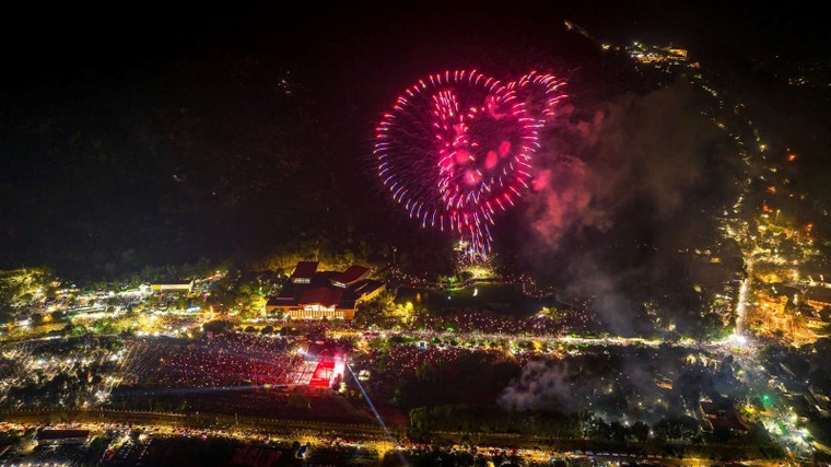 Núi Bà Đen chính thức khai mạc Hội xuân, hàng trăm người tìm đến núi thiêng ảnh 9