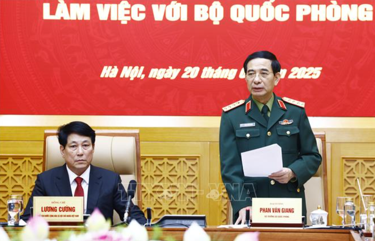 Chủ tịch nước: Quân đội cần gương mẫu tiếp tục thực hiện Nghị quyết số 18-NQ/TW ảnh 1