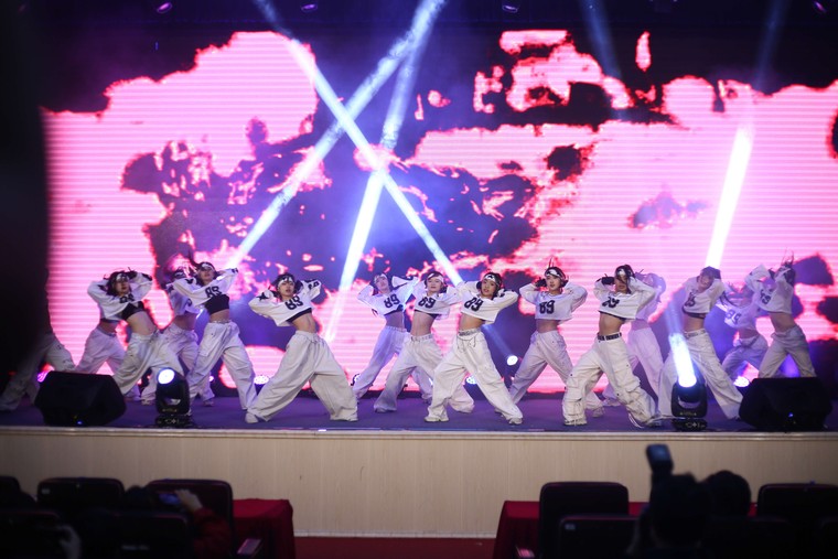 ARREBOL: Chuyến hành trình nghệ thuật đầy màu sắc khép lại Tuần lễ văn hóa Hàn Quốc 2025 ảnh 2