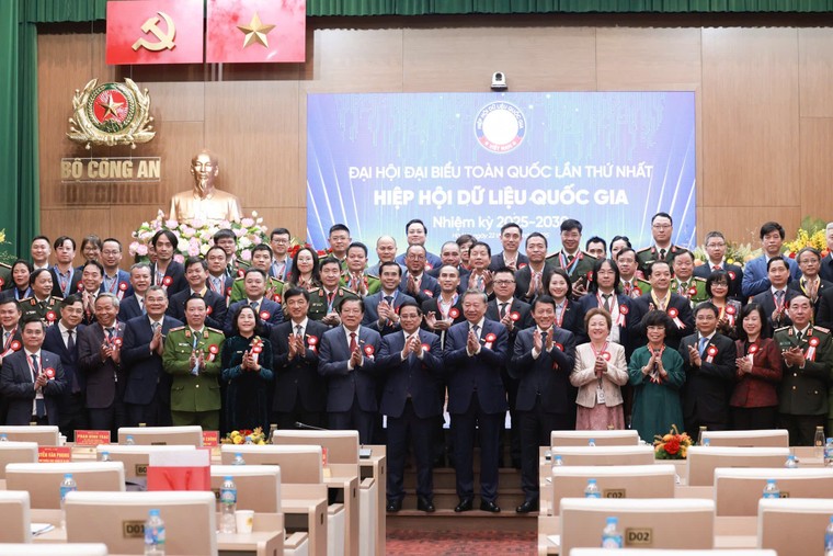 Đại hội lần thứ nhất Hiệp hội Dữ liệu quốc gia thành công tốt đẹp ảnh 7