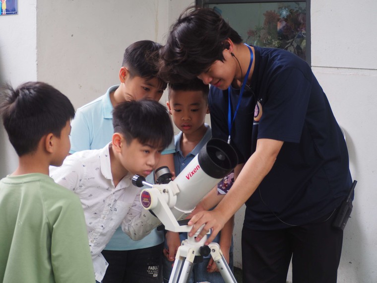 Khám phá vũ trụ giữa lòng Hà Nội ảnh 2