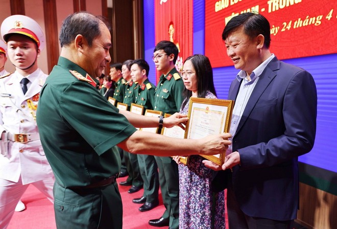 Tổng kết Giao lưu hữu nghị quốc phòng biên giới Việt Nam-Trung Quốc ảnh 1