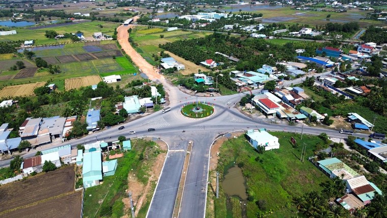 Vinhomes Green City – Lời giải cho “cơn khát” BĐS chất lượng cao của “ngôi sao mới” Đức Hòa ảnh 1