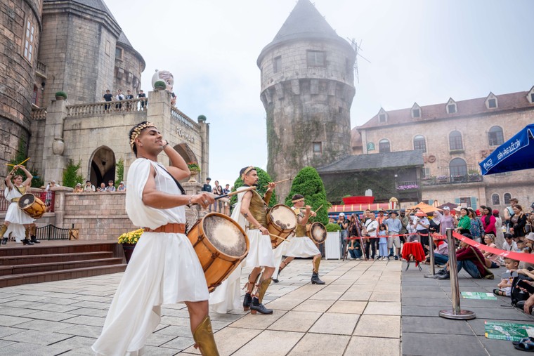 Sun Entertainment & Hospitality Group hợp tác chiến lược với Trip.com mang khách quốc tế đến Việt Nam ảnh 2