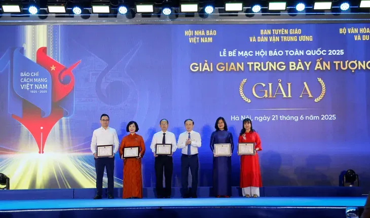 Bế mạc Hội Báo toàn quốc 2025: Trao 16 giải A, 24 giải B và 48 giải C cho các tập thể, cá nhân xuất sắc ảnh 1