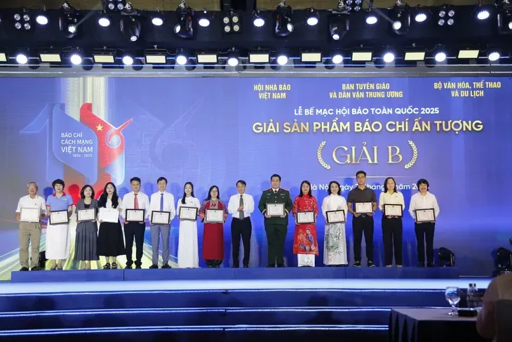 Bế mạc Hội Báo toàn quốc 2025: Trao 16 giải A, 24 giải B và 48 giải C cho các tập thể, cá nhân xuất sắc ảnh 3
