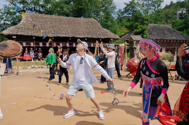 Sun World Fansipan Legend ra mắt show diễn thể nghiệm độc đáo trên đỉnh Fansipan, Sa Pa ảnh 8