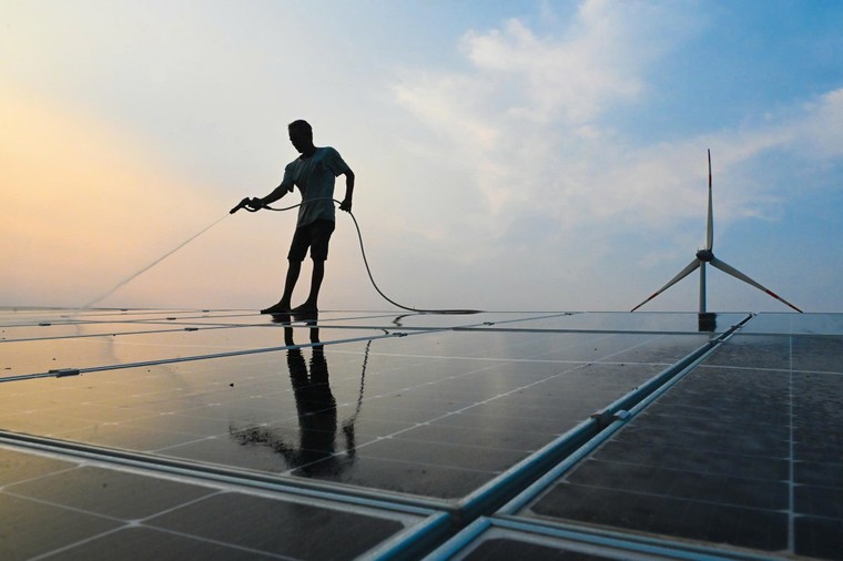 “Bắt nét” sự thật giữa những tâm bão ảnh 6