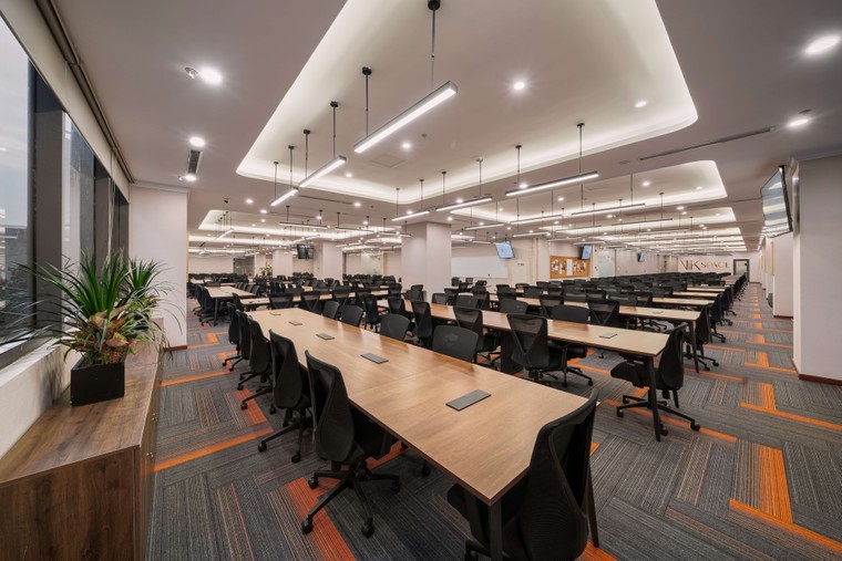 Kết nối dịch vụ toàn diện cho sàn giao dịch bất động sản vừa và nhỏ trong không gian văn phòng hiện đại ảnh 3