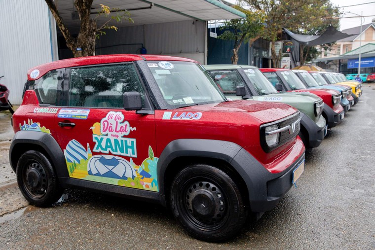 Lado Taxi và Xanh SM đưa VinFast VF 3 thành phương tiện du lịch đặc biệt tại Đà Lạt ảnh 1