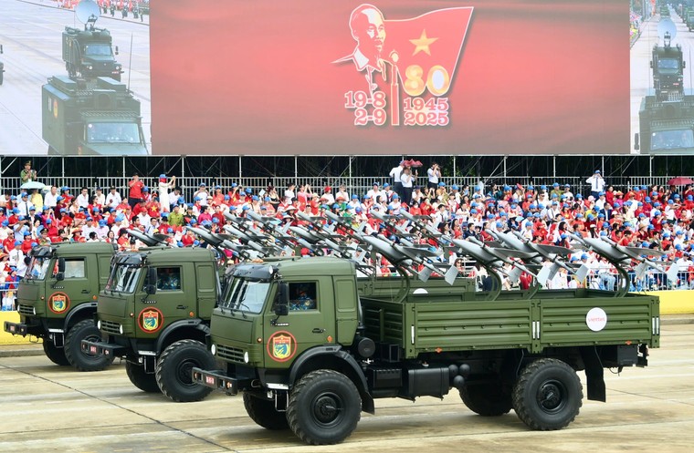 Tập đoàn Viettel đón nhận Huân chương Bảo vệ Tổ quốc hạng Nhất lần thứ hai ảnh 1