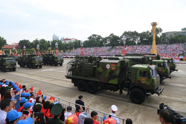 Tập đoàn Viettel đón nhận Huân chương Bảo vệ Tổ quốc hạng Nhất lần thứ hai ảnh 2