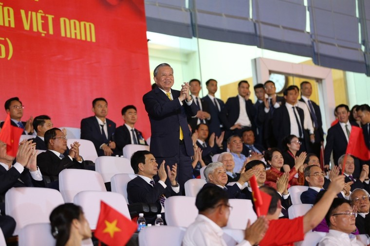 Tái hiện hành trình "80 năm Hành trình Độc lập-Tự do-Hạnh phúc" bằng âm nhạc ảnh 1